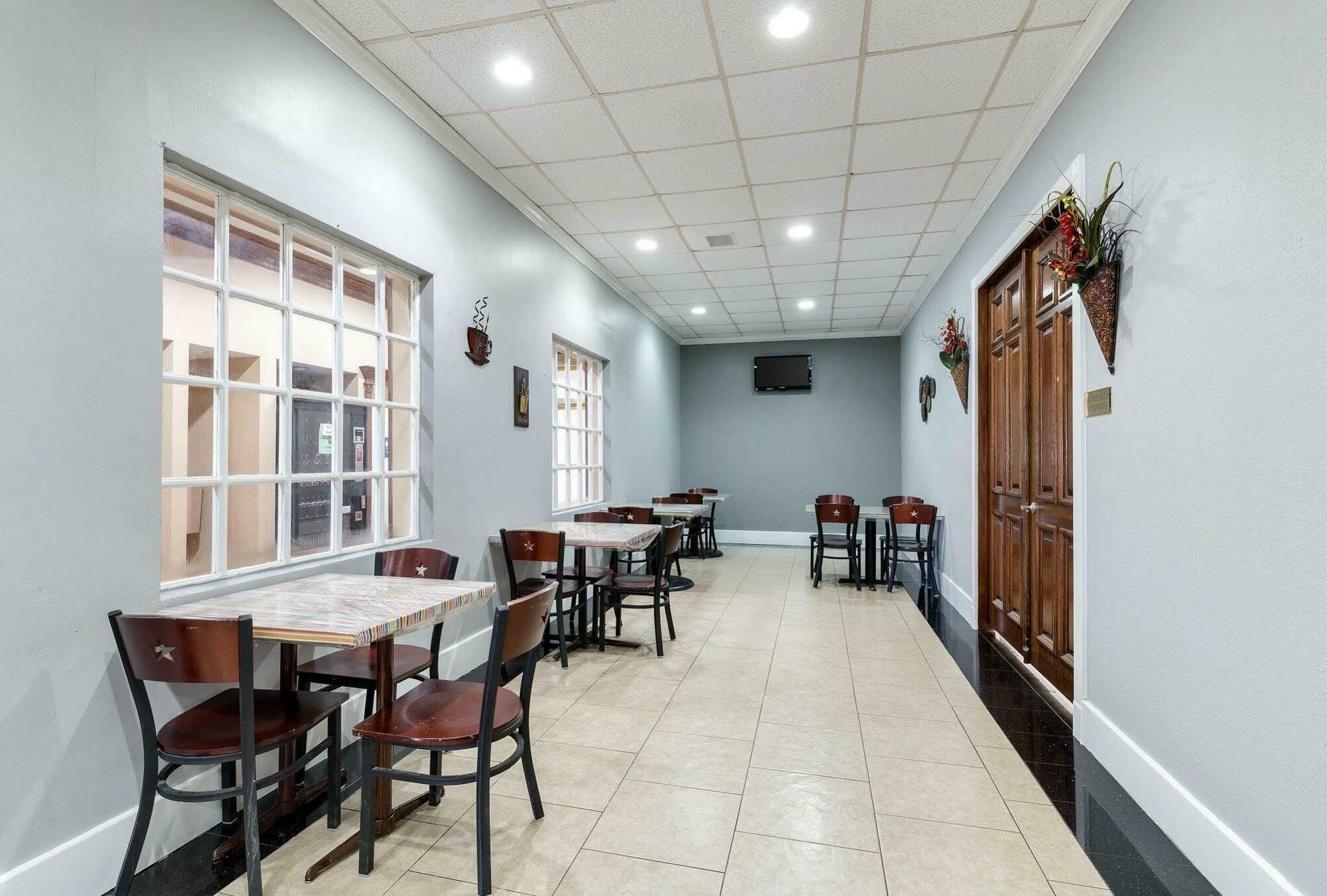 Hotel Elev8 Conroe Ngoại thất bức ảnh