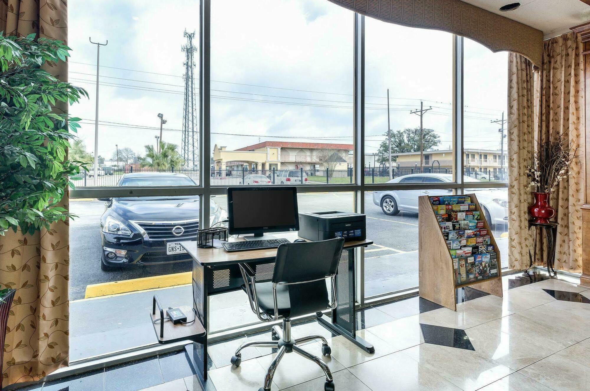 Hotel Elev8 Conroe Ngoại thất bức ảnh