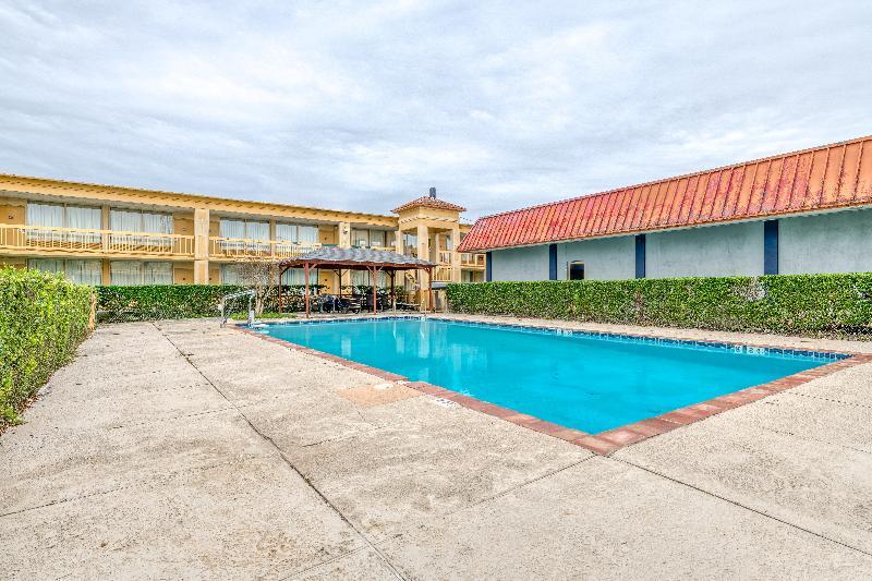 Hotel Elev8 Conroe Ngoại thất bức ảnh